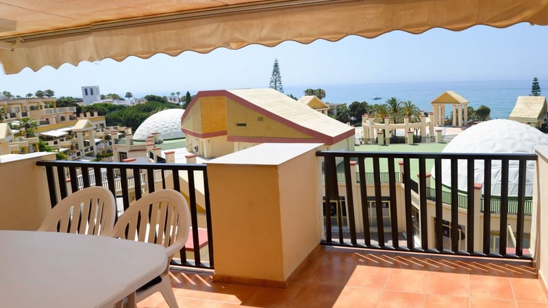 Apartment in Elviria - view 1