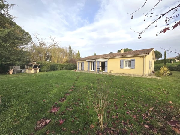 Villa in Monsegur - view 1