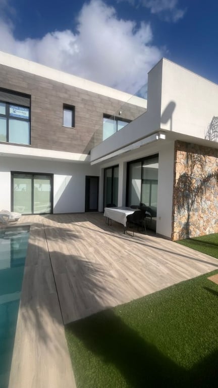 Villa in Santiago de la Ribera