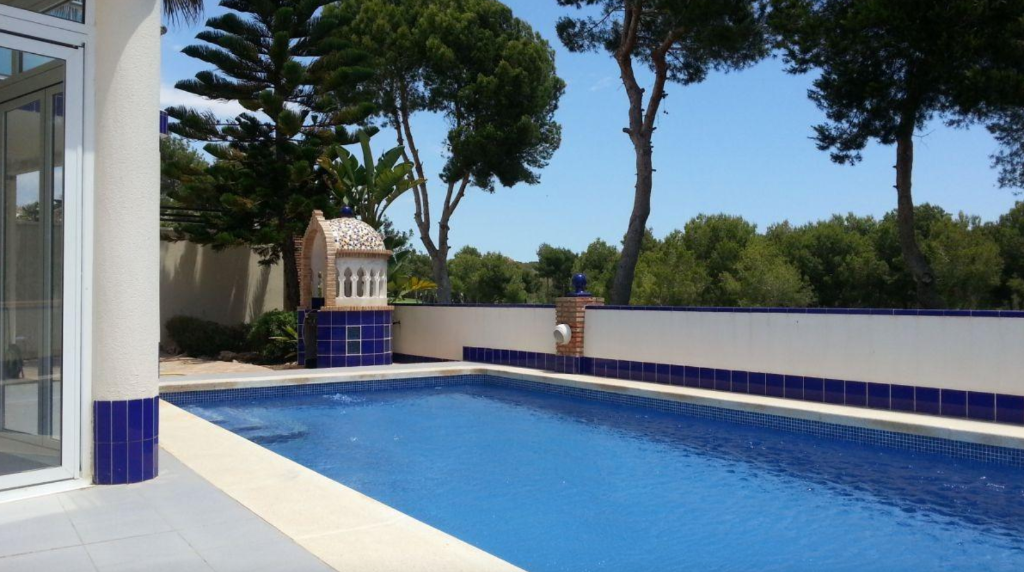Villa in Dehesa de Campoamor - Image 2