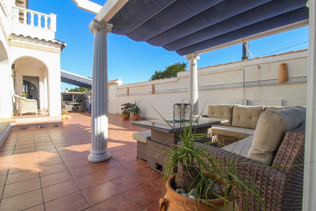 Villa in Cabo Roig - Image 4