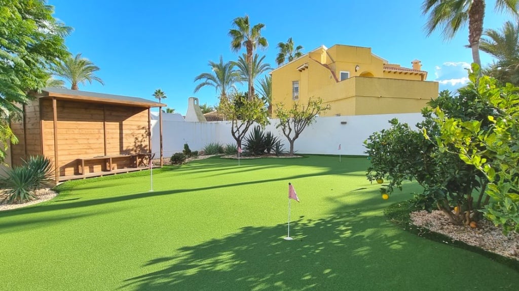 Villa in Playa Flamenca - Image 3