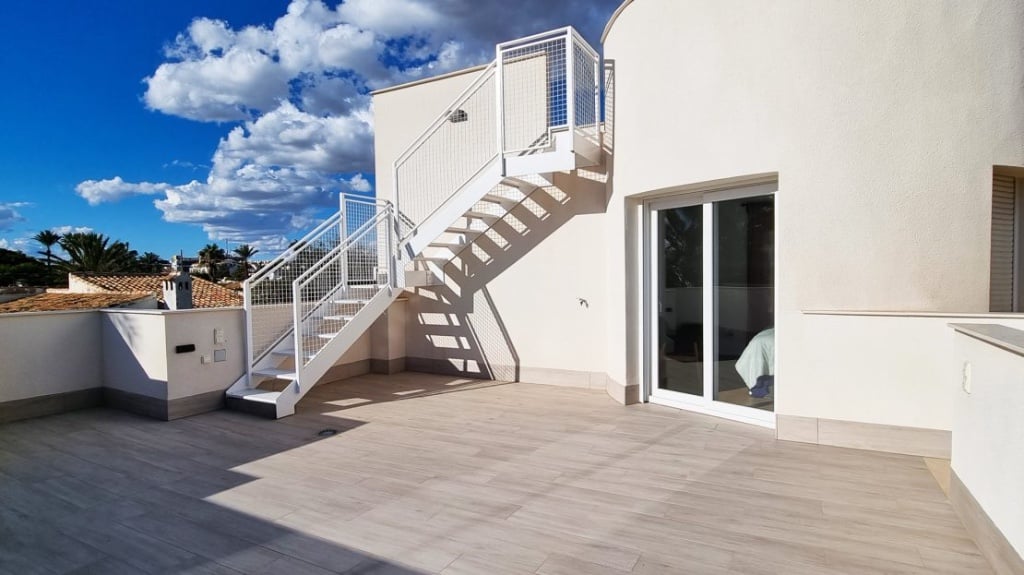 Villa in Playa Flamenca - Image 4