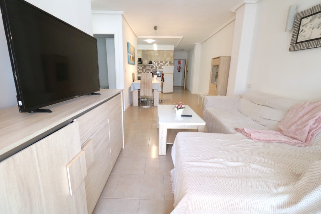 Apartment in Torrevieja - Image 2