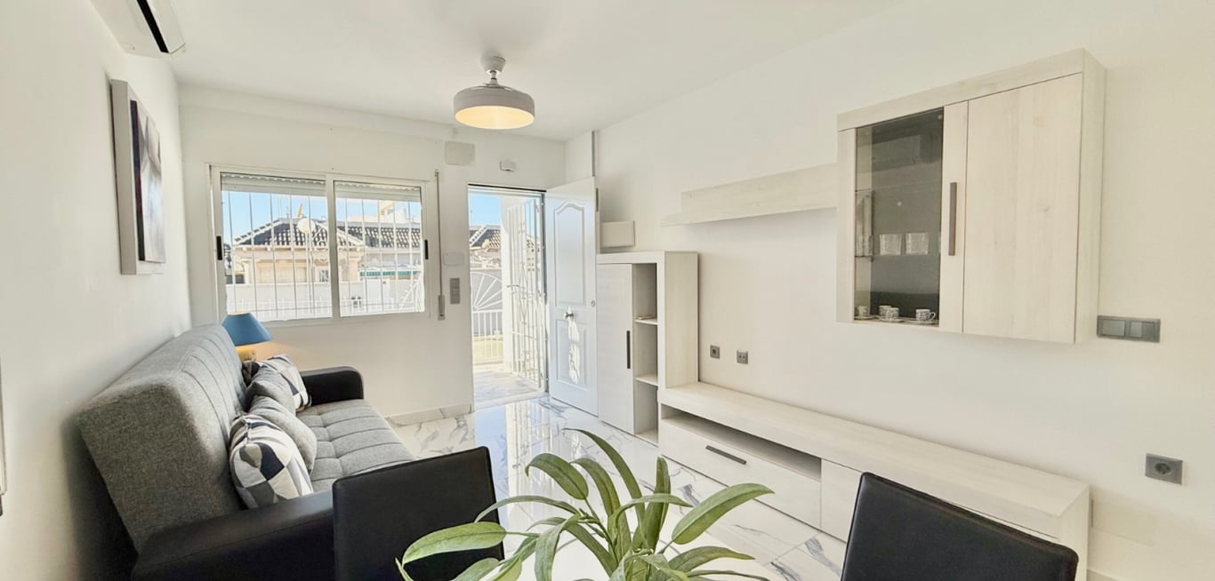 House in El Chaparral - Image 3