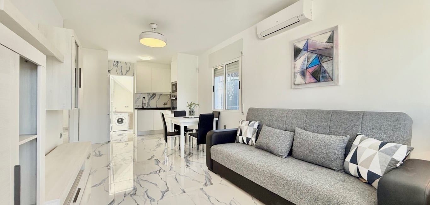 House in El Chaparral - Image 2