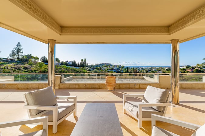 Apartment in Nueva Andalucia - view 1