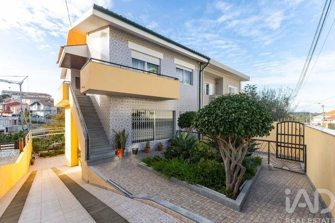 House in Leca do Balio - view 1