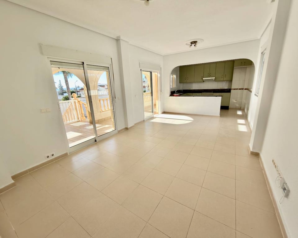 Villa in Ciudad Quesada - Image 2