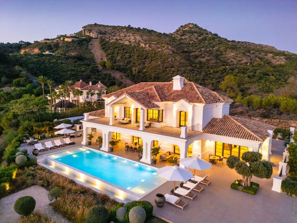 Villa in Benahavis - view 1
