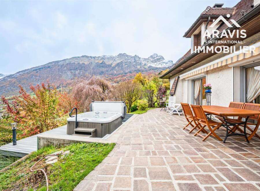 Villa in Ugine - Image 2