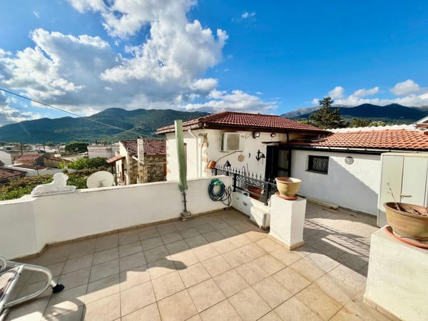 House in Limnes - view 1