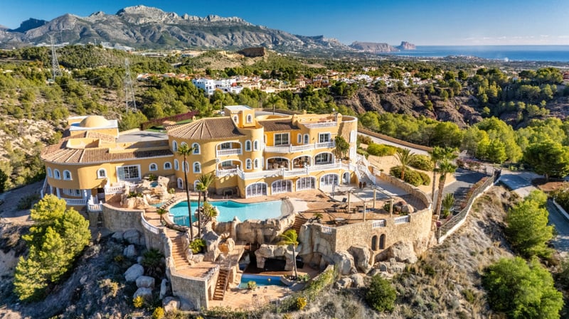 Villa in Polop - view 1