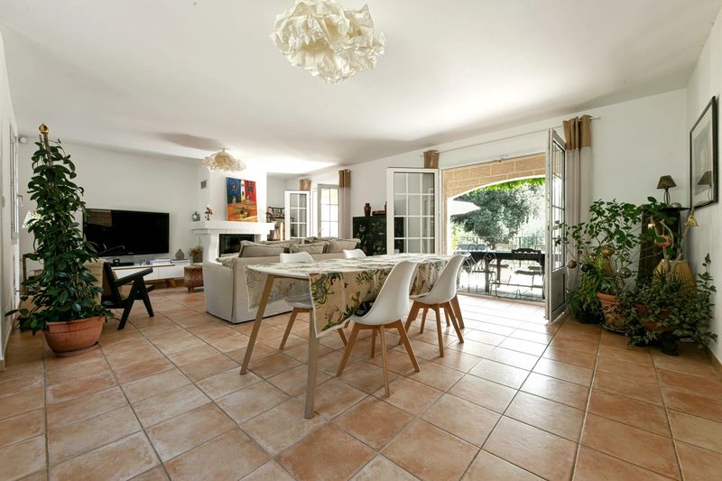 Villa in Vers-Pont-du-Gard - Image 3