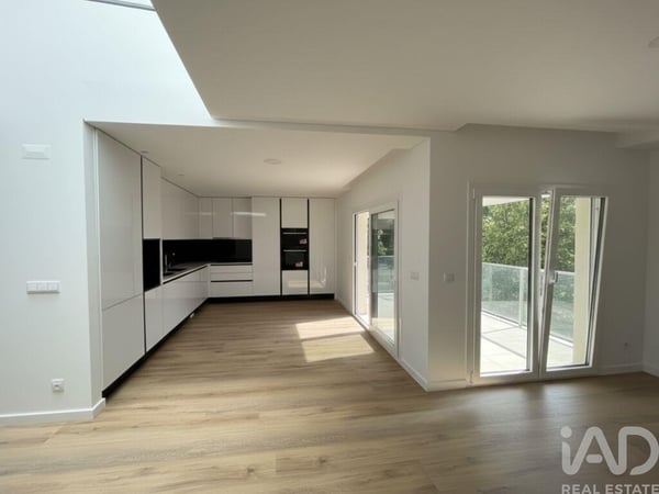 Apartment in Corroios - view 1