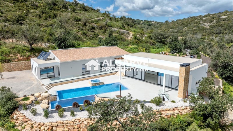 Villa in Loule - view 1