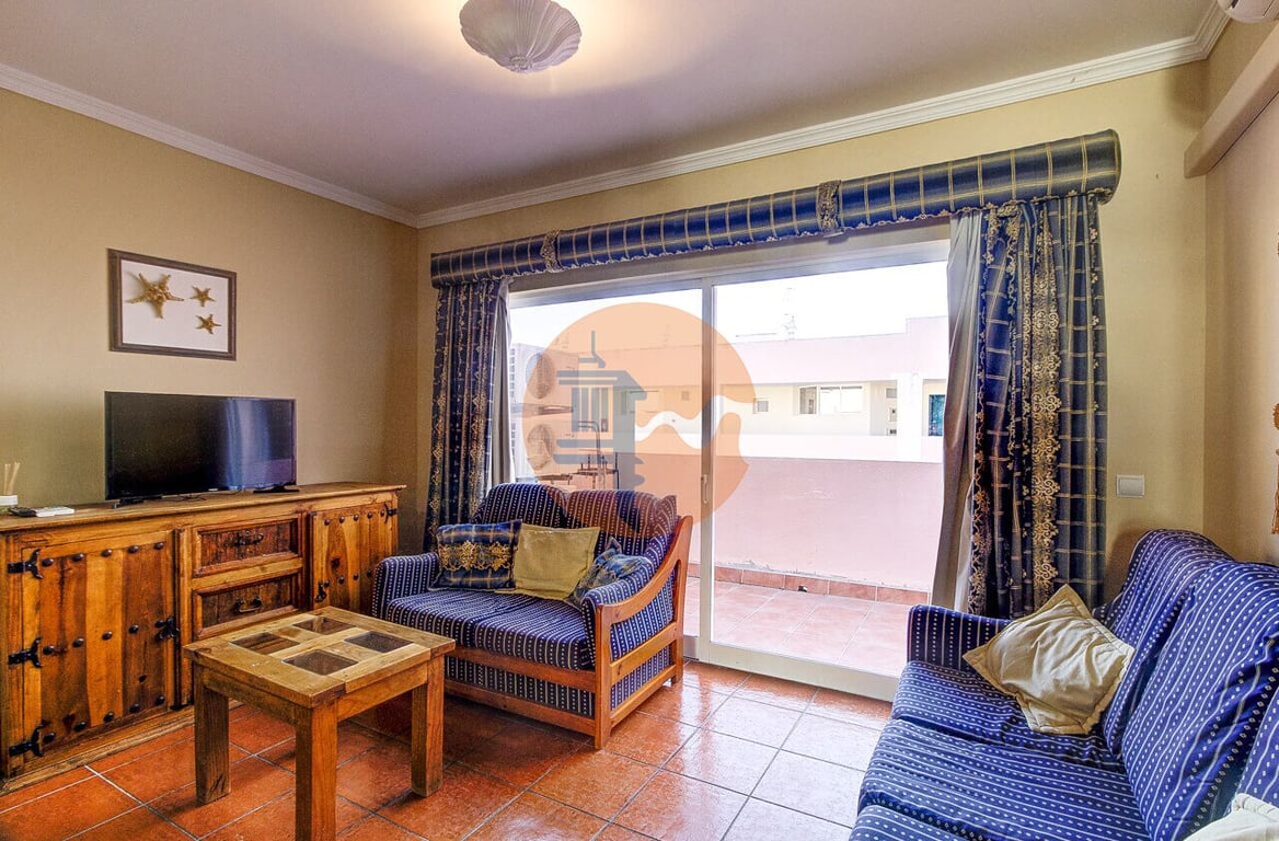 Apartment in Monte Gordo - Image 2