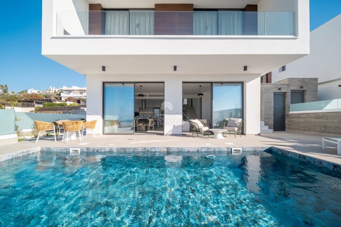 Villa in Chlorakas - view 1