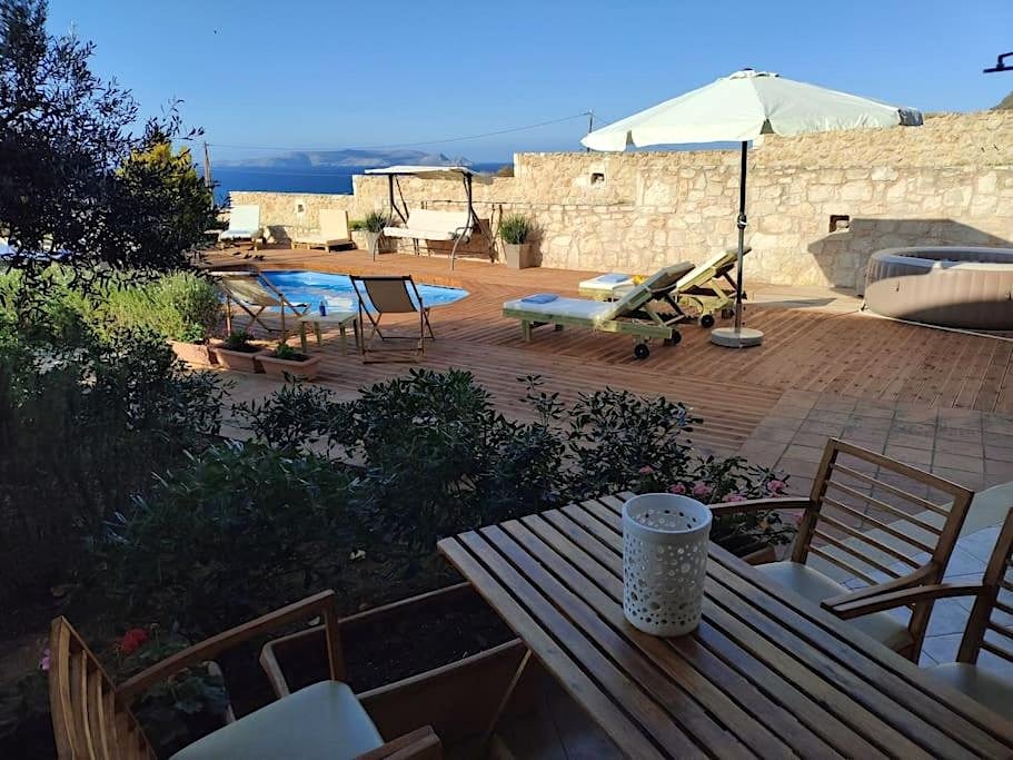 Villa in Karteros - Image 3