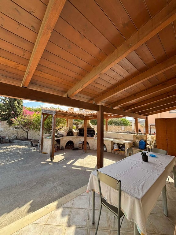 Villa in Karteros - Image 4