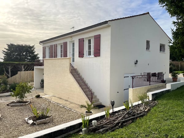 House in Saintes - view 1