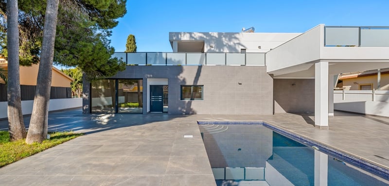 House in Los Tarragas - view 1