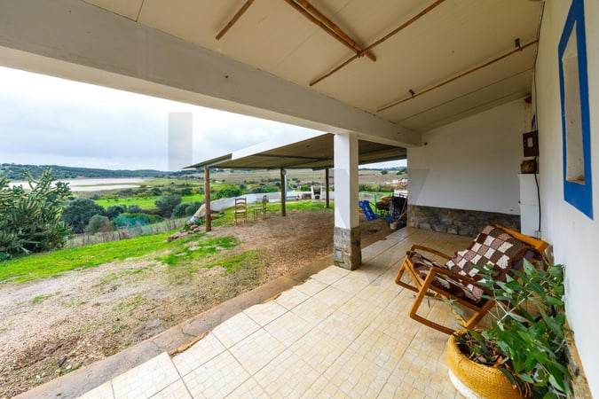 Villa in Senhora do Verde - view 1