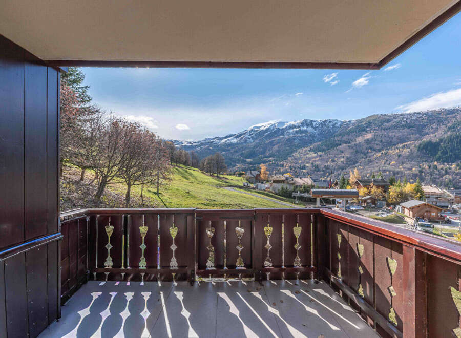 Apartment in Meribel - Image 2