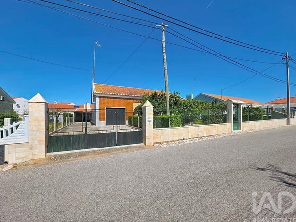 House in Rio de Moinhos - view 1