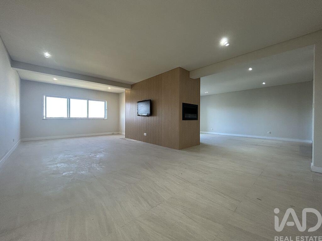 Apartment in Oura - Image 3