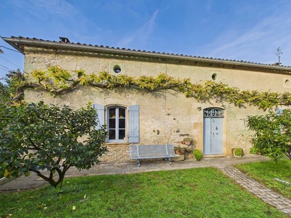 House in Castillon-la-Bataille - view 1