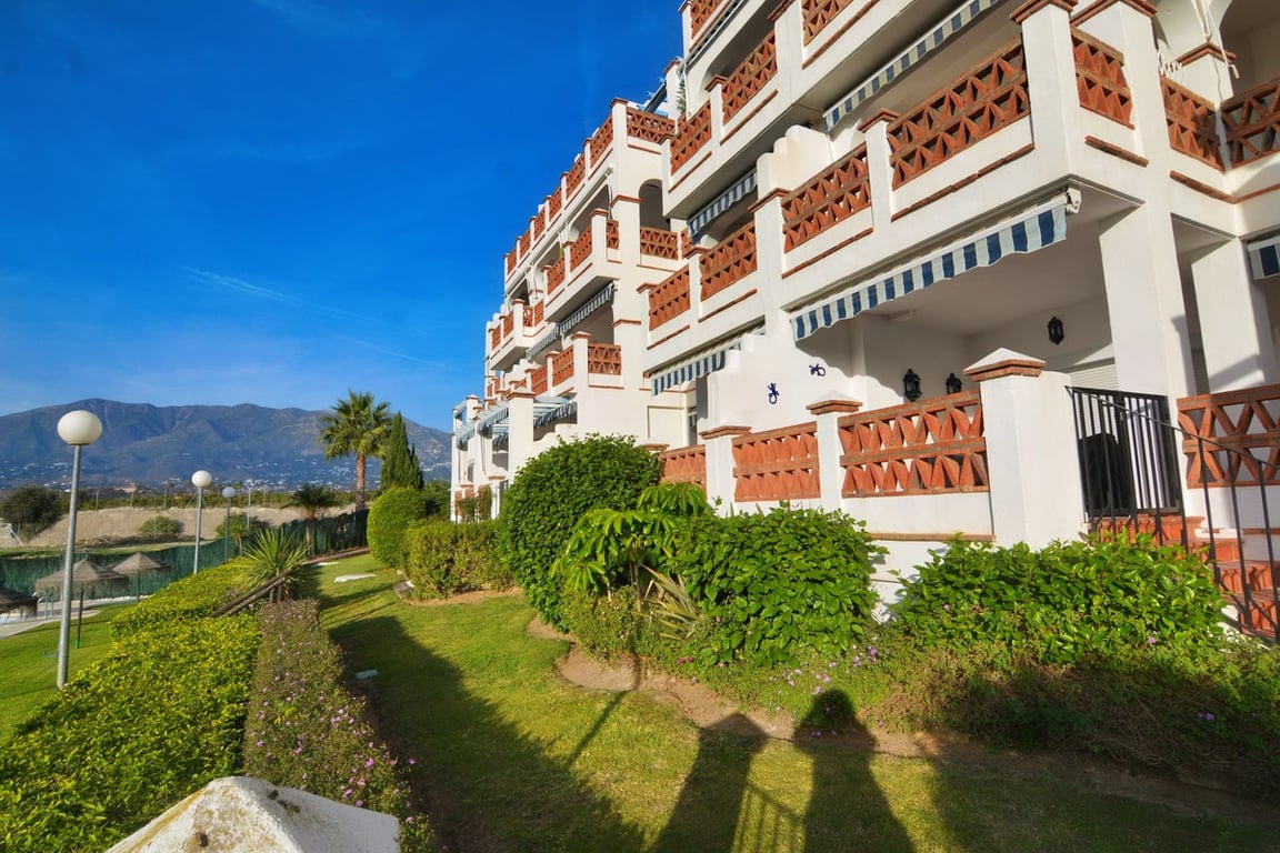 Apartment in Mijas Costa - Image 3
