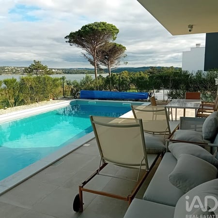 House in Vau - view 1