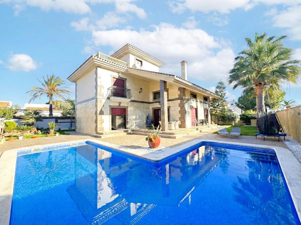 Villa in Cabo Roig - view 1
