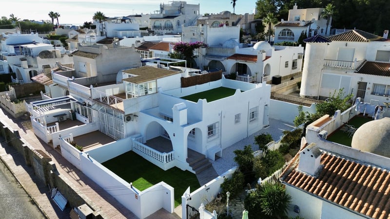 House in San Miguel de Salinas - view 1