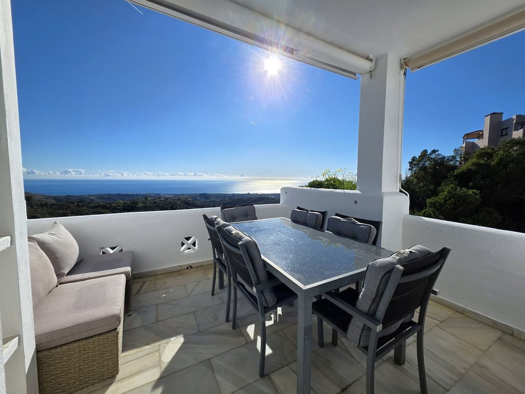 Apartment in La Mairena - Image 3