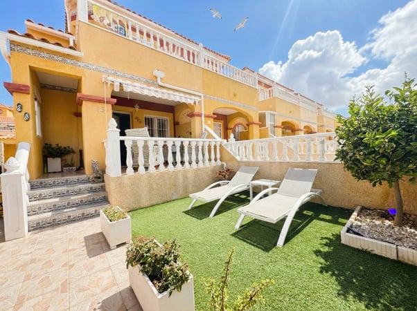 House in La Zenia - view 1