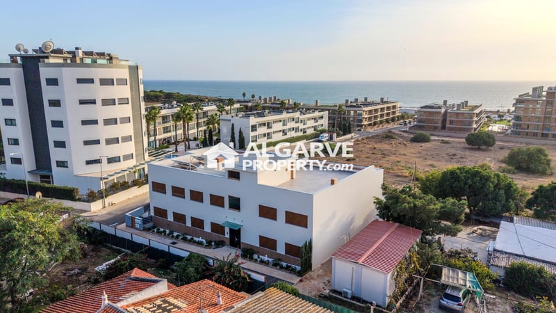 Apartment in Quarteira - view 1