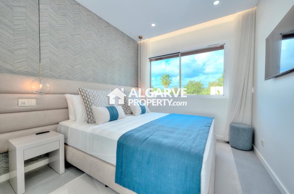 Apartment in Quarteira - Image 3