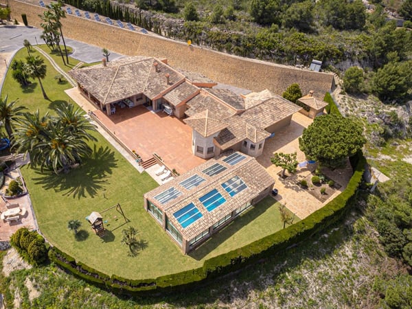 Villa in Calp - view 1