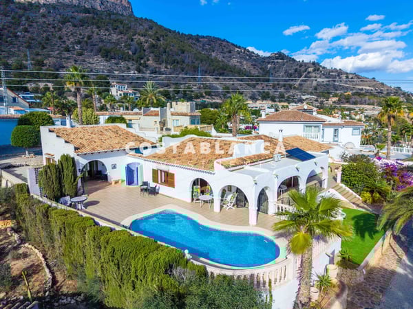 Villa in Calp - view 1