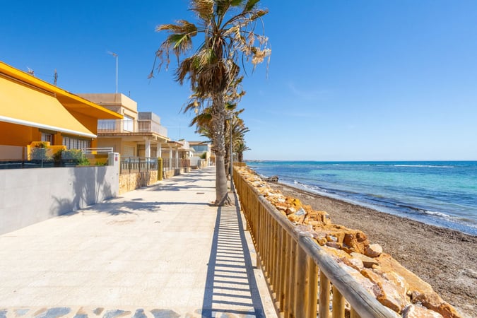 Apartment in Isla Plana - view 1