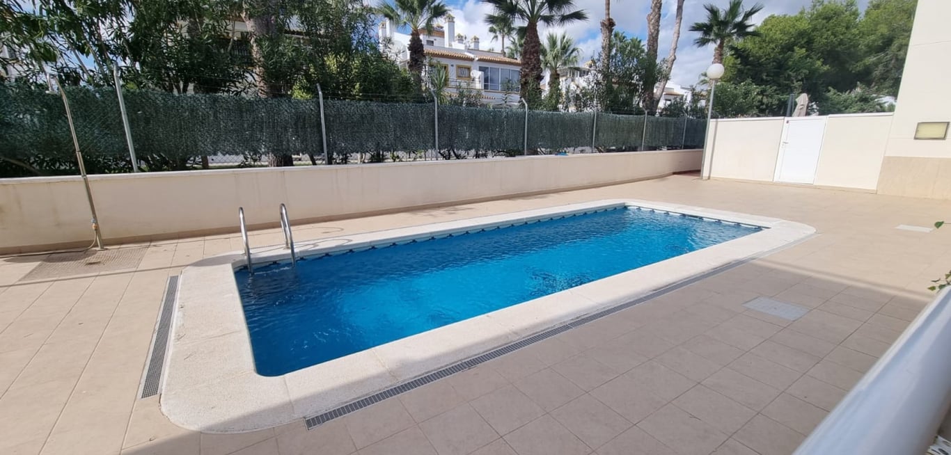 House in Playa Flamenca - Image 3