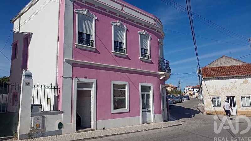 Apartment in Valado de Frades - view 1