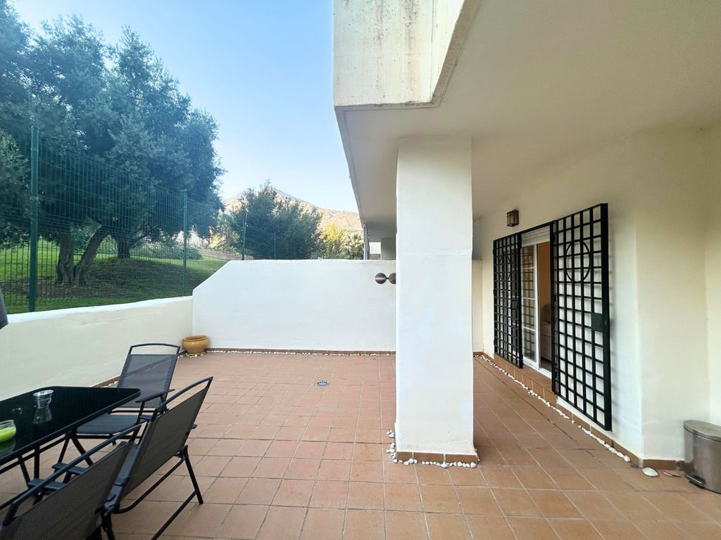 Apartment in Benalmadena - Image 2