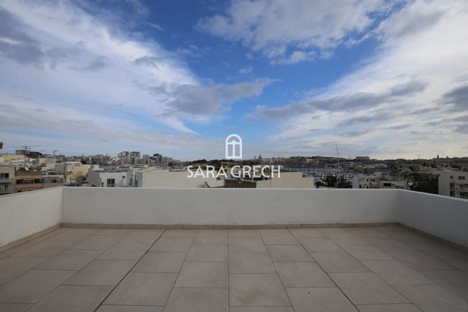 Penthouse in Gzira - view 1