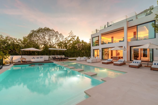 Villa in Nueva Andalucia - view 1