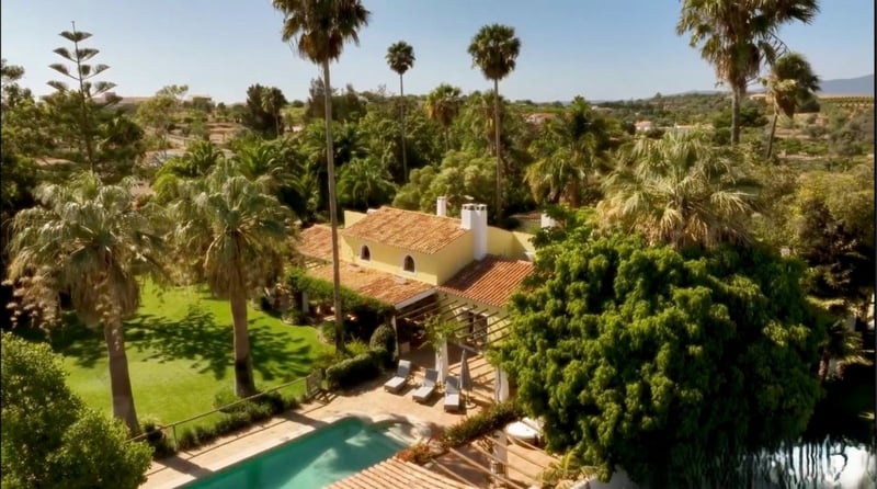 House in Mexilhoeira Grande - view 1