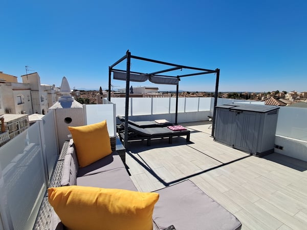 Penthouse in San Miguel de Salinas - view 1