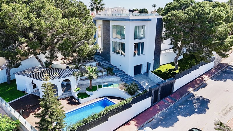 Villa in Los Balcones - view 1